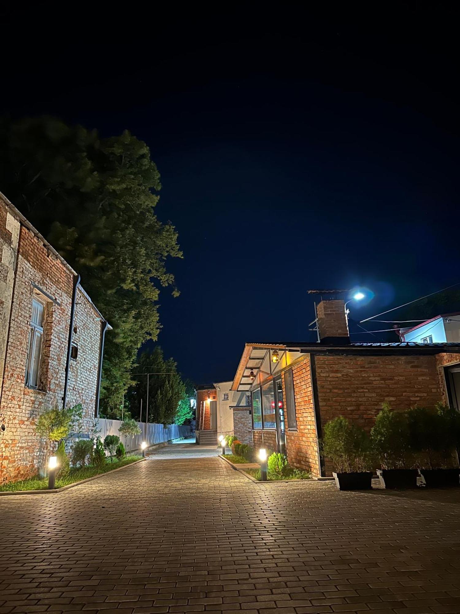 Hotel Ticiani 15 Kʼutʼaisi Exterior foto